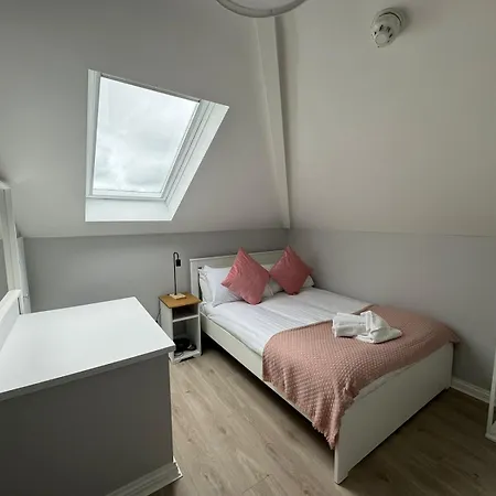 Apartamento Modern&spacious Apt6 - Sleeps 6 - Free Parking *