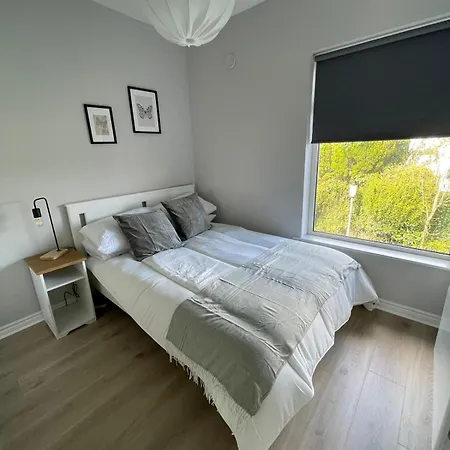 Modern&spacious Apt6 - Sleeps 6 - Free Parking Apartamento