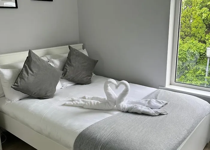 Modern And Spacious Apt6 - Sleeps 6 - Free Parking Apartamento Galway