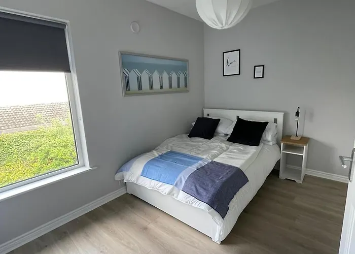 Modern And Spacious Apt6 - Sleeps 6 - Free Parking Galway