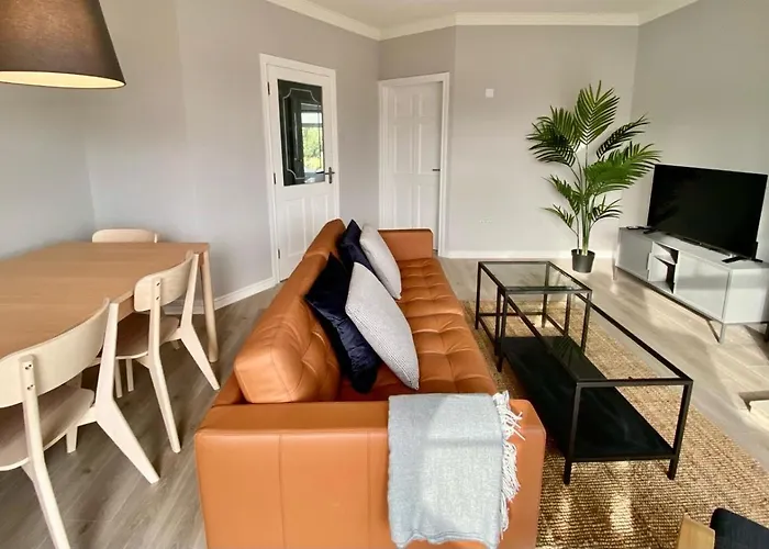 Modern And Spacious Apt6 - Sleeps 6 - Free Parking Apartment Galway