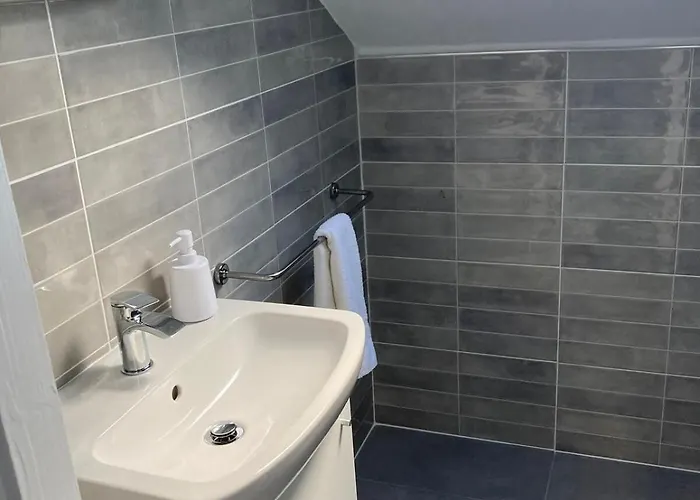 Appartement Modern And Spacious Apt6 - Sleeps 6 - Free Parking